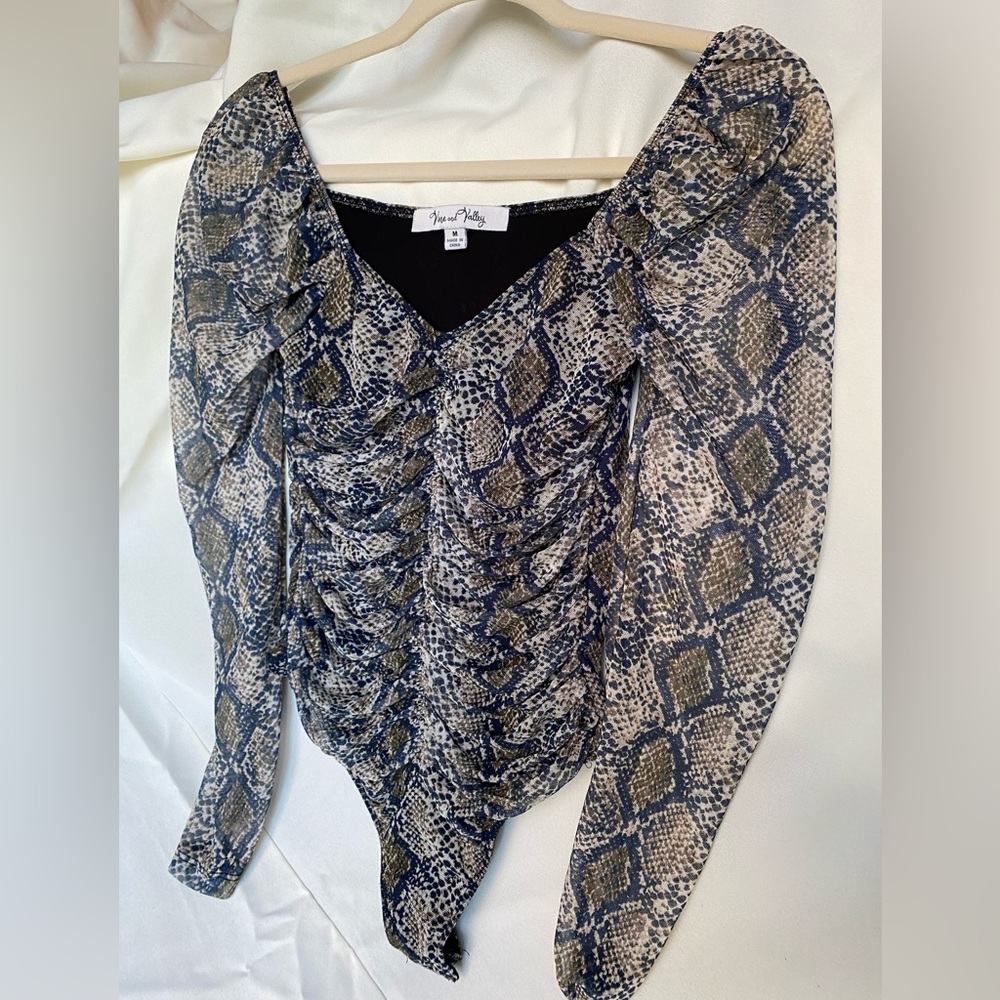 Vine And Valley Snake Print Ruched Front Mesh Sleeve Bodysuit Size Medium